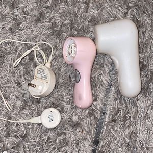 Clarisonic face cleaner